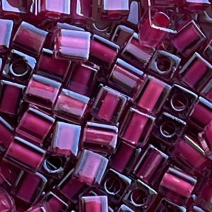 Square 4mm Transparent Color Lined Pink-Red