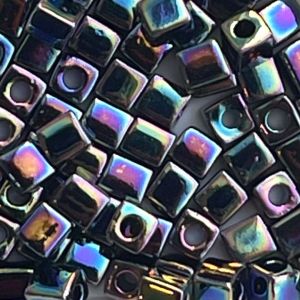 Square 4mm Rainbow Opque Black